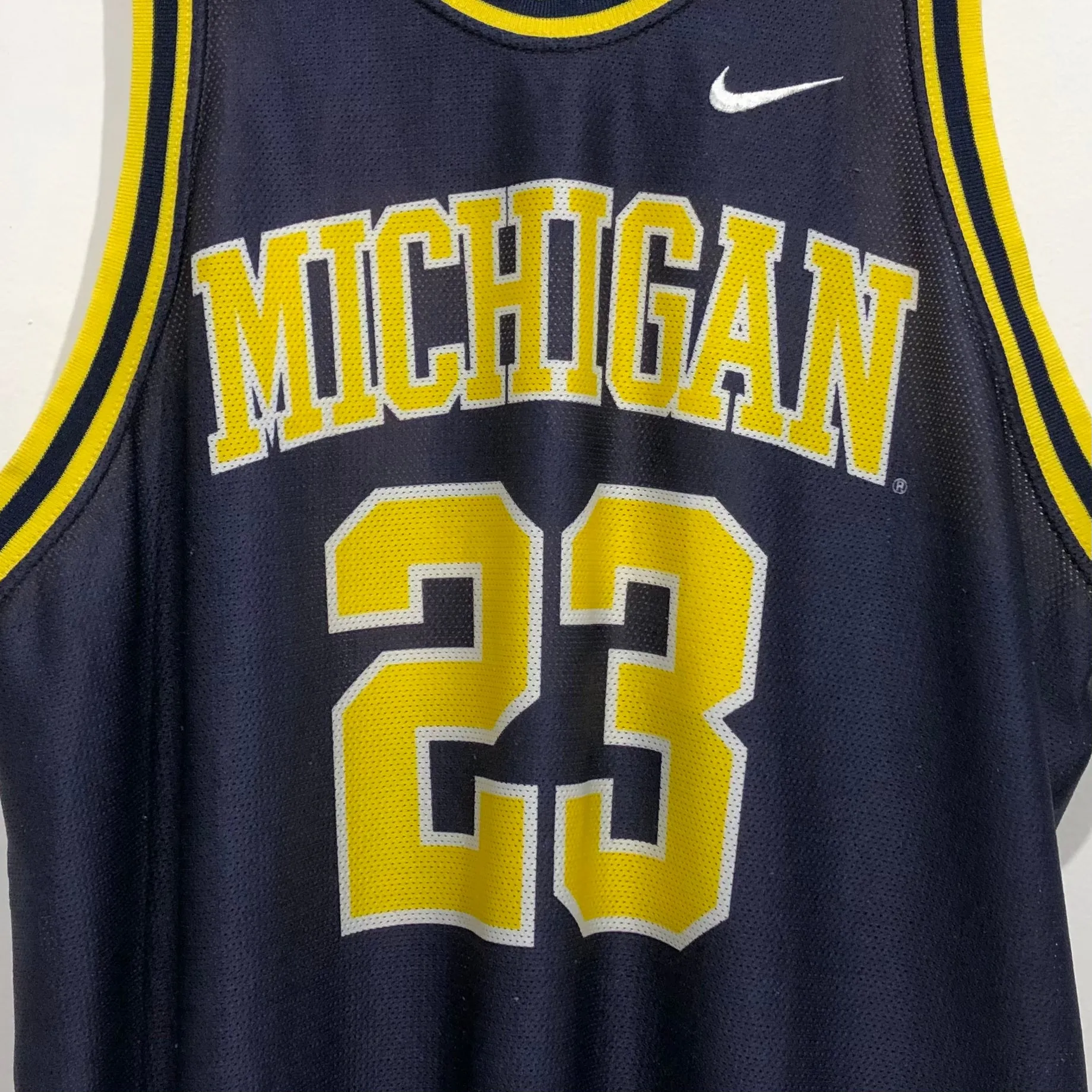 2005 Michigan Wolverines Basketball Jersey XL