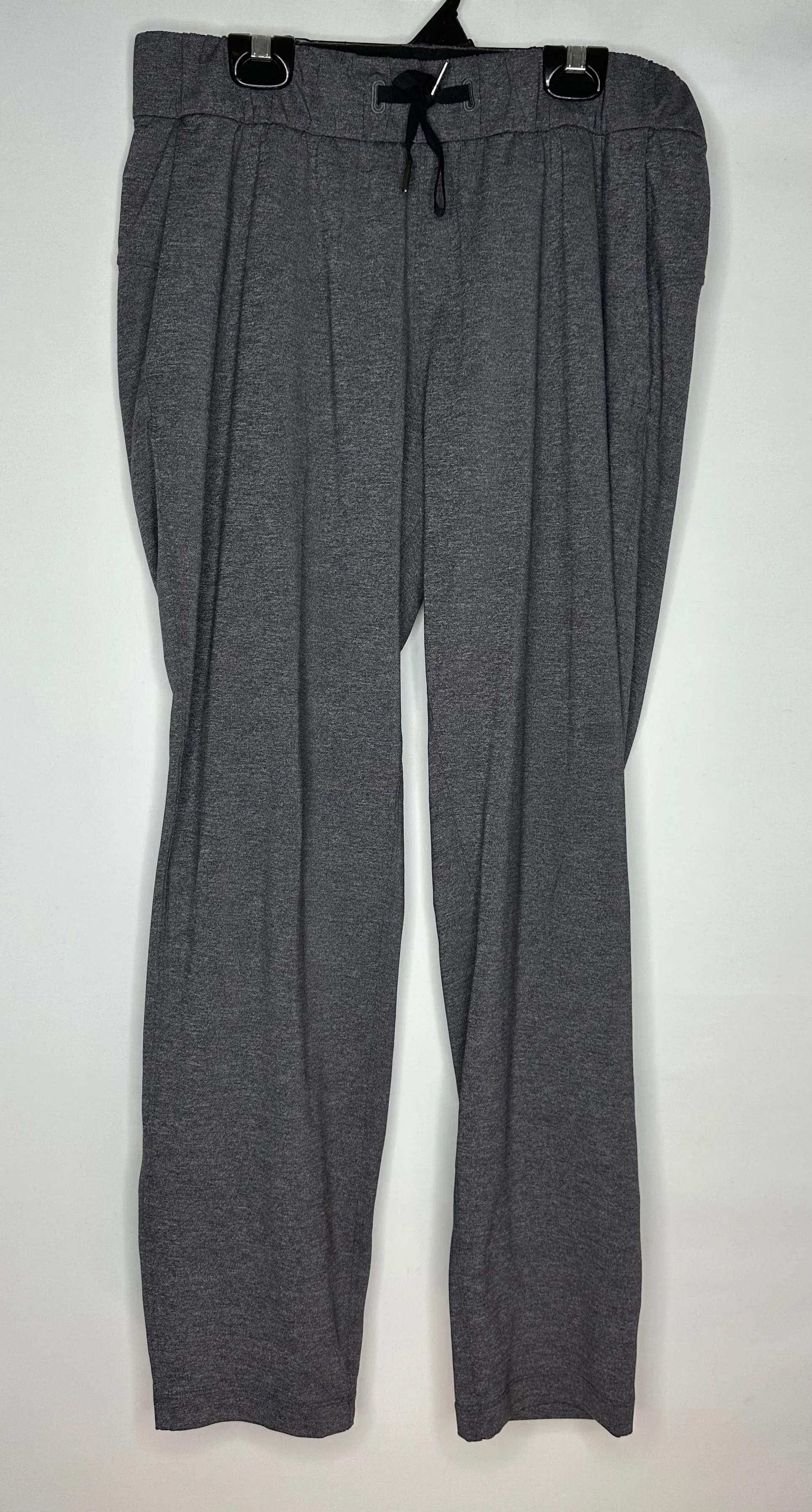 Lululemon Front Pkt Strgh size 8 Med