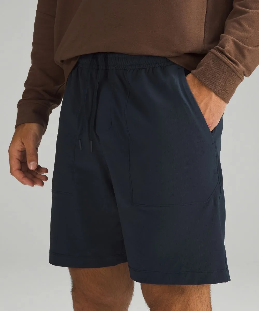 Lululemon shorts, navi