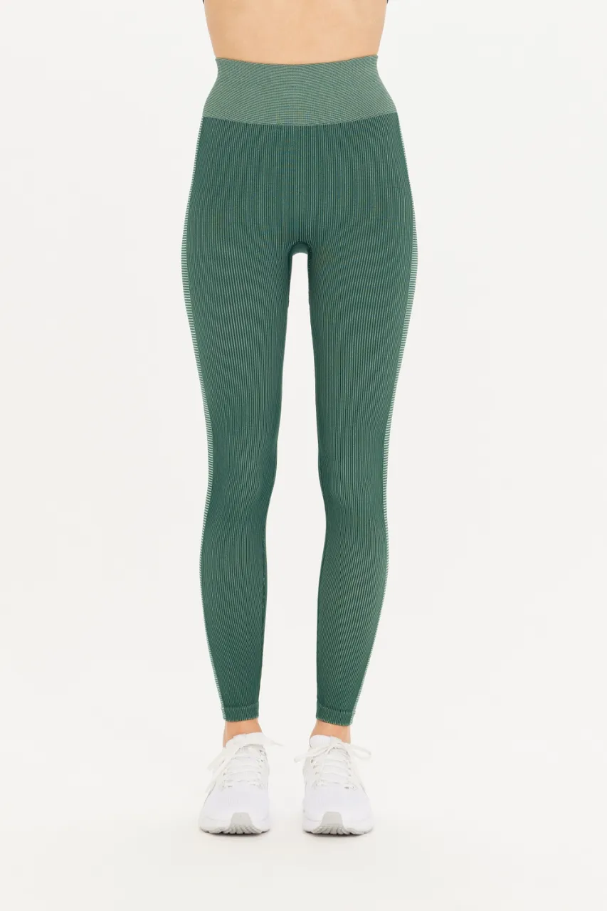 Ribbed Seamless 25in Midi Pant