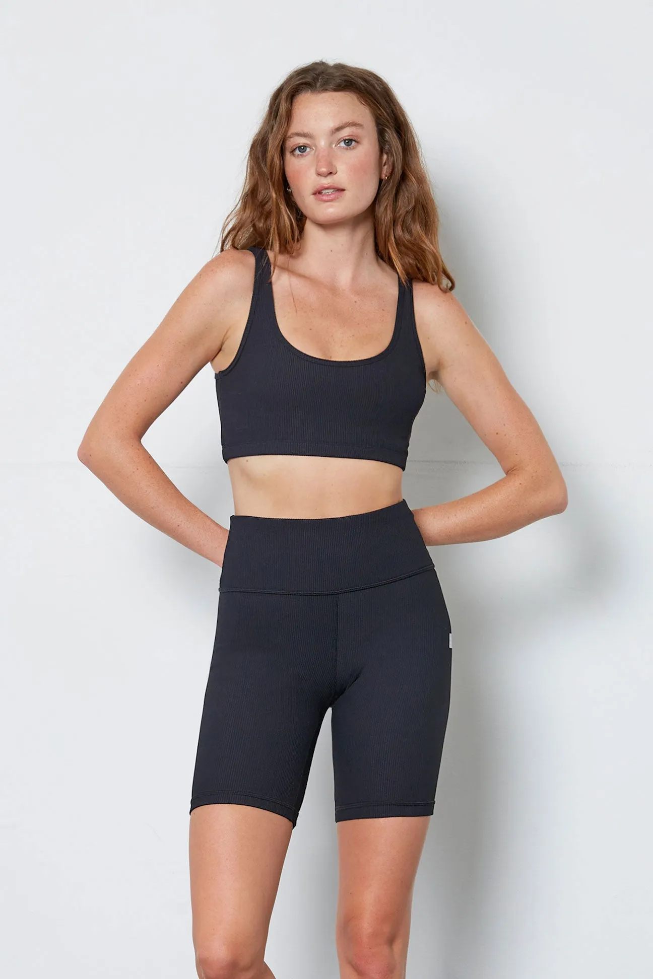 Scarlett ribbed sports bra black