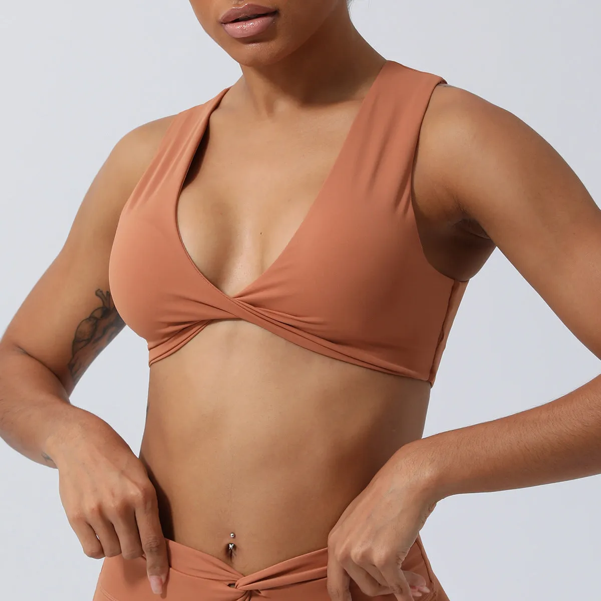 Twist Push-up Yoga Sports Bra