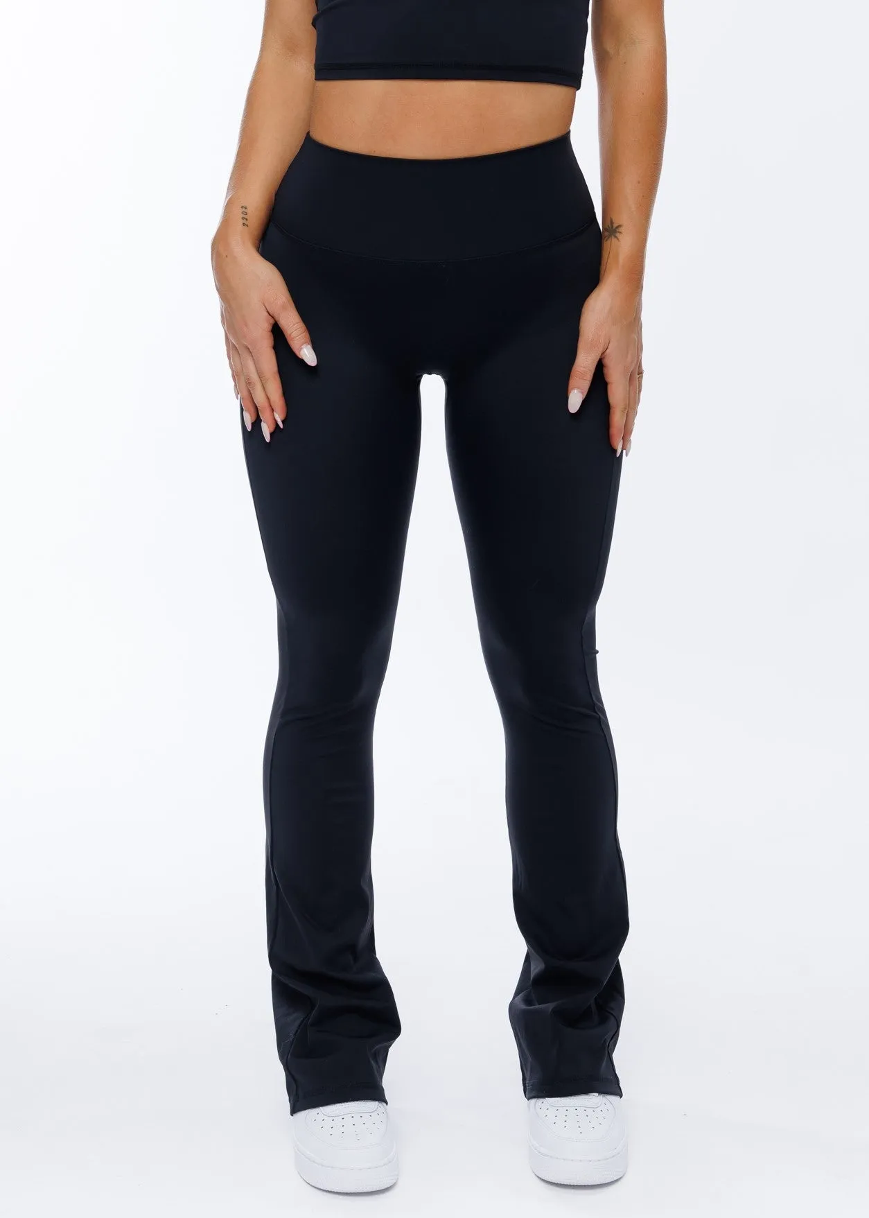 Vantage Flare Leggings - Black