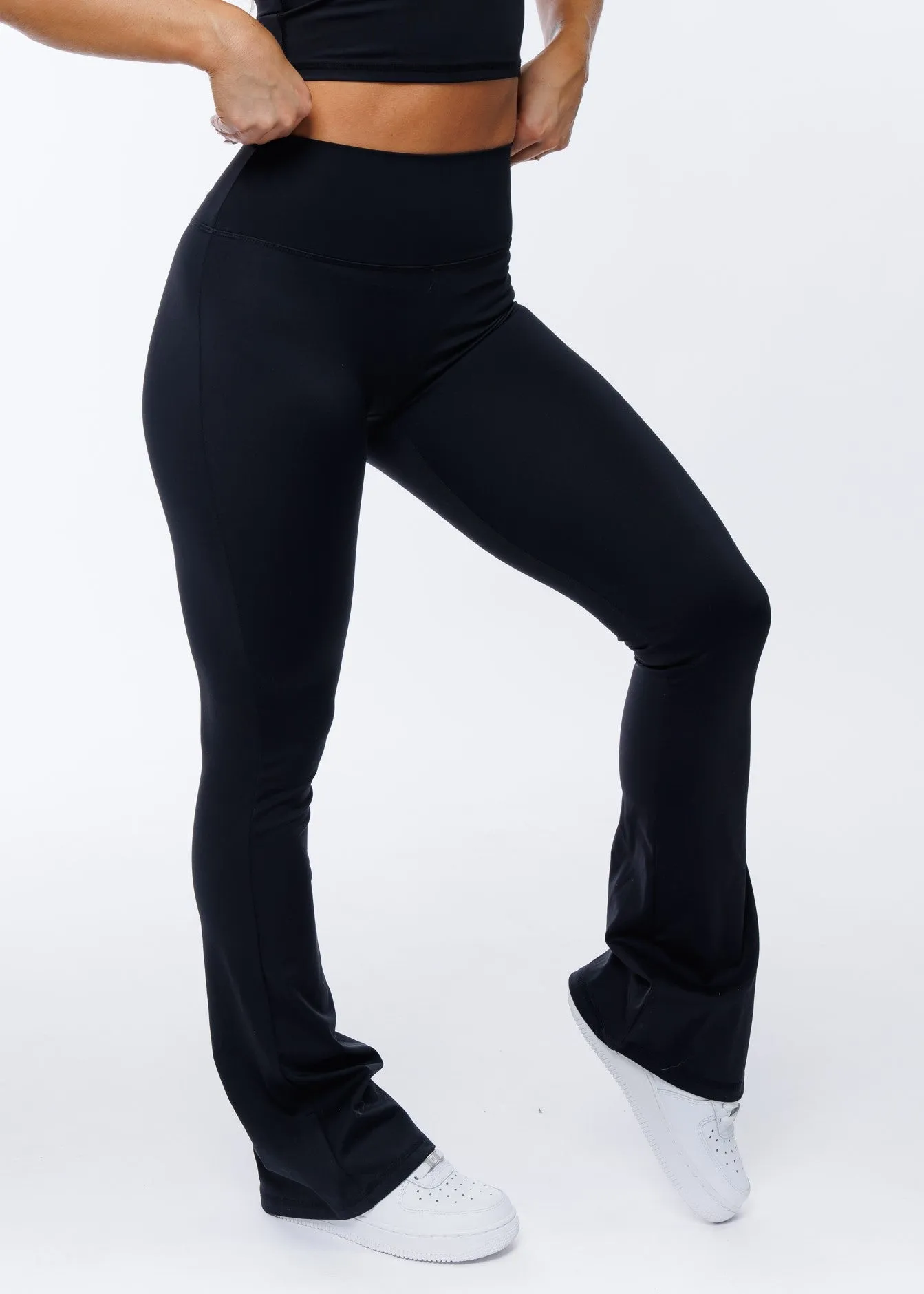 Vantage Flare Leggings - Black